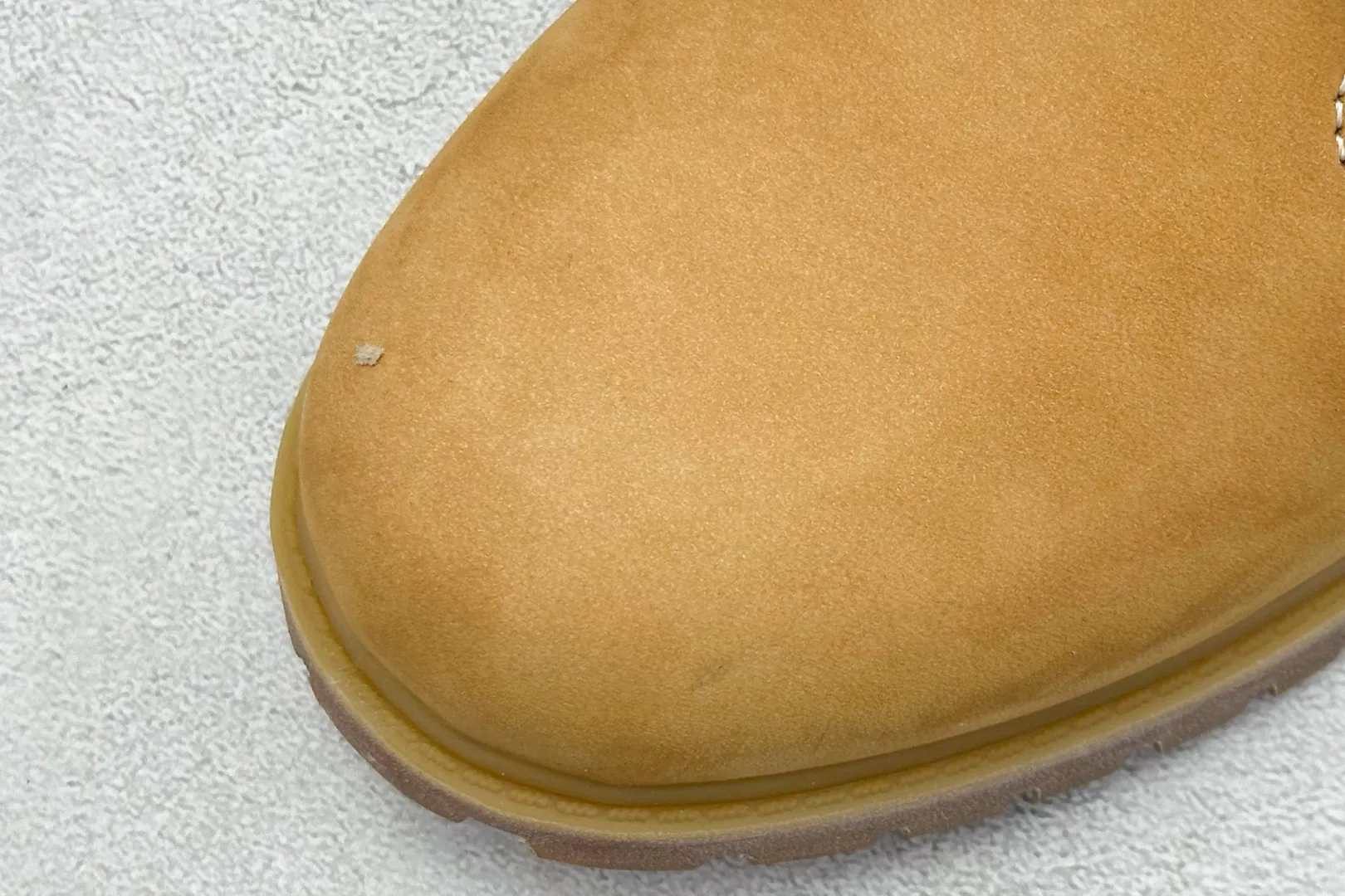 🐲💰 760 terminal store Top chip Timberland/Timberland outdoor mid-cut casual rhubarb boots series Guangdong factory quality Original box original packaging The fabric is made of Italian 🇮🇹 top frosted fine-grained cowhide with anti-odor and anti-corrosion genuine leather latex insoles to give you a perfect wearing experience High-quality and durable A must-have for sportsmen Specially designed to treat those who are not handsome High-quality feet feel first-class Size: 35.5-45 (leather shoe size)